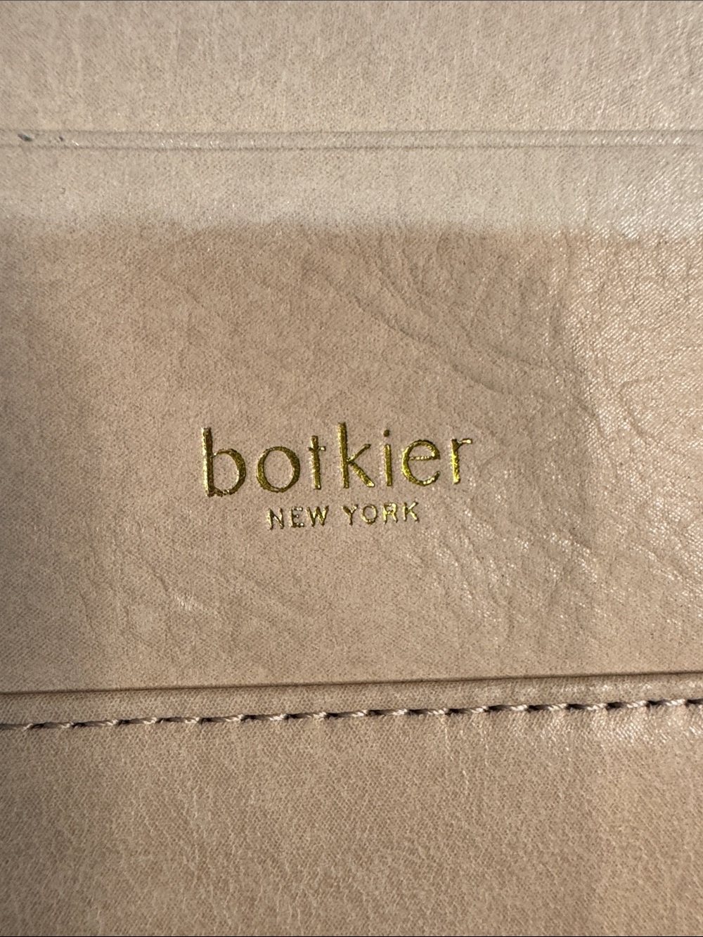 Botkier New York Creamy Pink Leather Quilted Crossbody/Wallet with Gold Chain - Picture 5 of 12
